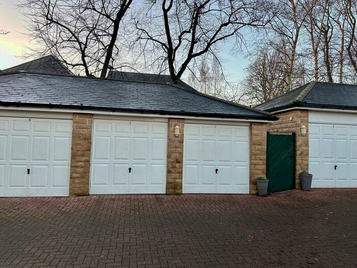 2 Bedroom Apartment For Sale In Skircoat Lodge, Skircoat Green, Halifax, HX3