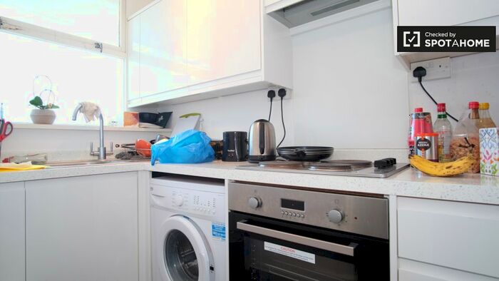 1 Bedroom Flat To Rent In Churchill Gardens Rd, Pimlico, London SWV, UK, SW1V