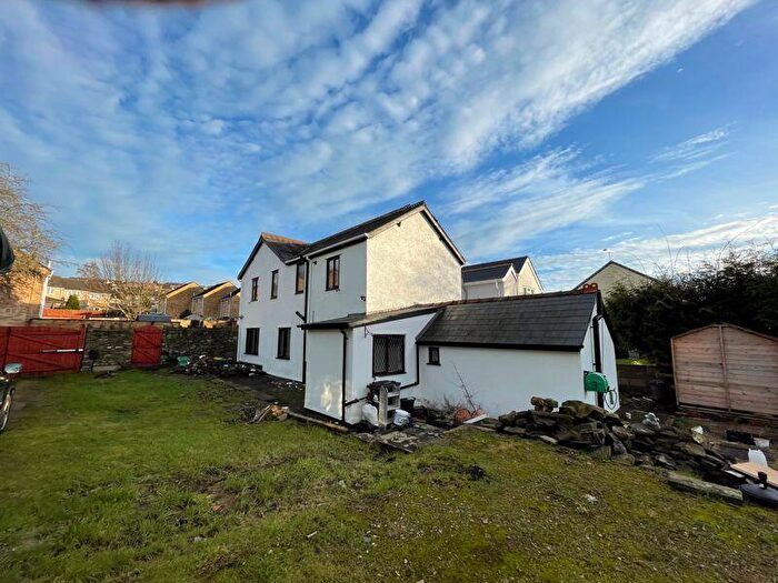 4 Bedroom Semi-Detached House For Sale In Hastings Road, Cinderford, GL14