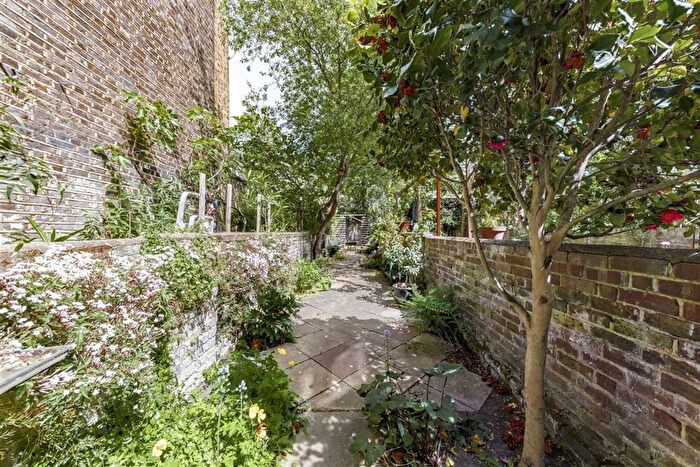 5 Bedroom Property To Rent In Hanover Gardens, Oval, SE11