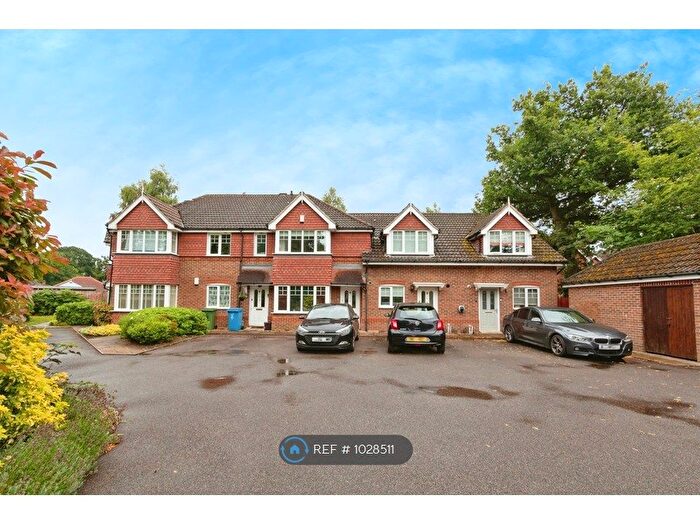 2 Bedroom Flat To Rent In St John Road, Farnborough, GU14