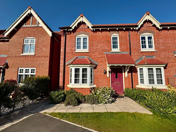 3 Bedroom Semi-Detached House For Sale In Sunburst Drive, Nuneaton, CV11