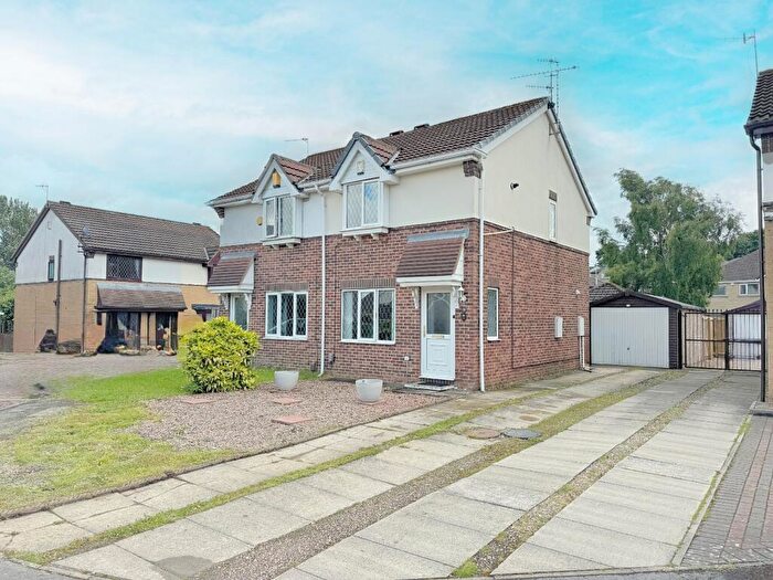 2 Bedroom Semi-Detached House For Sale In Tannerbrook Close, Clayton, Bradford, BD14