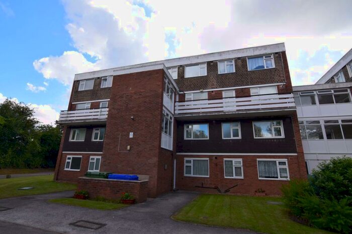 2 Bedroom Flat To Rent In Broadmead Court, Coventry, CV5