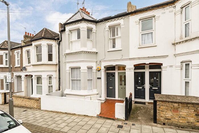 2 Bedroom Flat For Sale In Aslett Street, Earlsfield, SW18