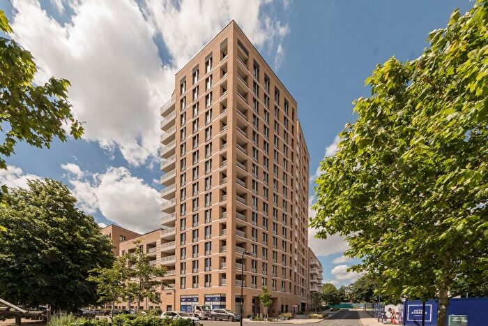 2 Bedroom Flat To Rent In Hanbury Road, Acton, W3