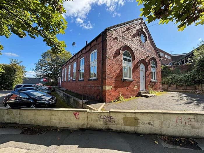 2 Bedroom Flat To Rent In Theaker Lane, Armley, Leeds, LS12