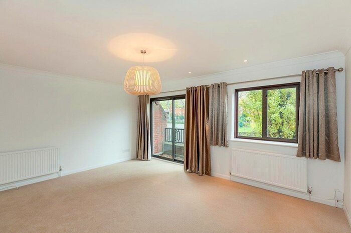 4 Bedroom Terraced House To Rent In St. Helens Gardens, London, W10