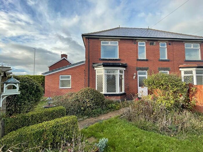 3 Bedroom Semi-Detached House To Rent In Saltersbrook Road, Darfield, S73