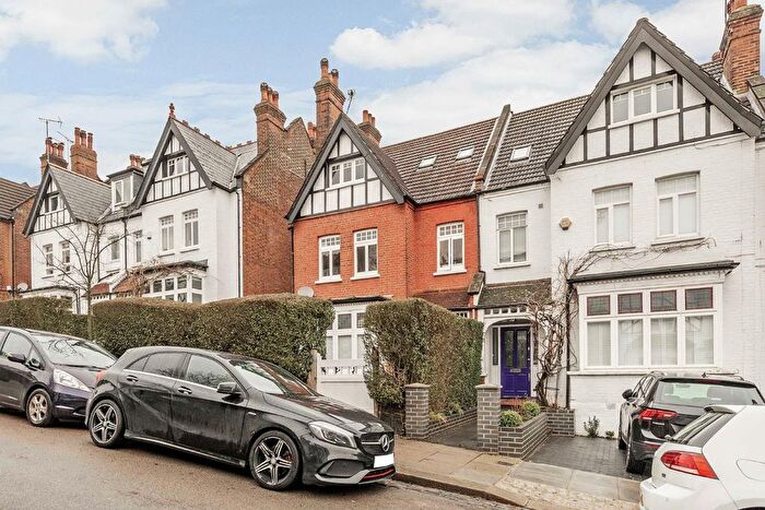 2 Bedroom Flat To Rent In Onslow Gardens, London, N10