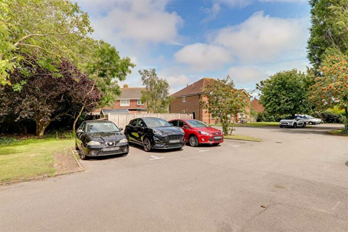 1 Bedroom Flat For Sale In Dominion Road, Worthing, BN14