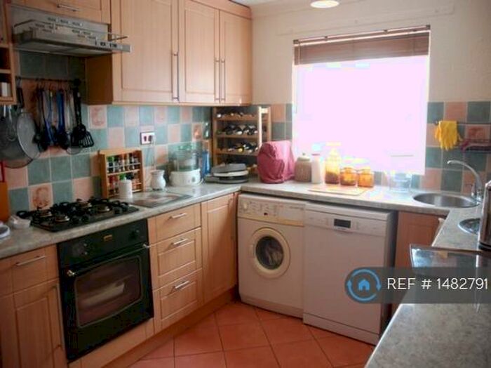 4 Bedroom Semi-Detached House To Rent In Goodhale Rd, Norwich, NR5