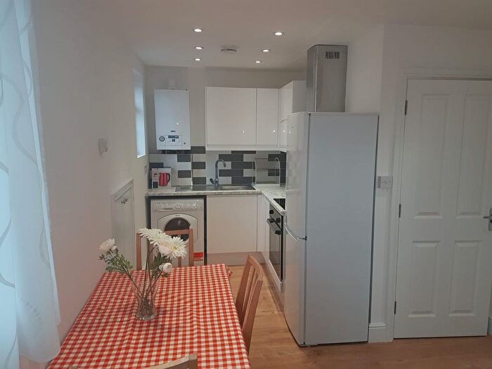 1 Bedroom Flat To Rent In Clifton Gardens, London, NW11