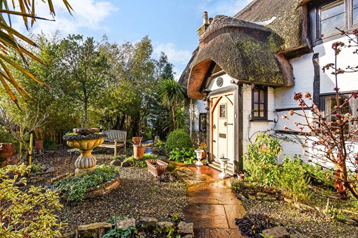 4 Bedroom Detached House For Sale In Mill Lane, Romsey, SO51