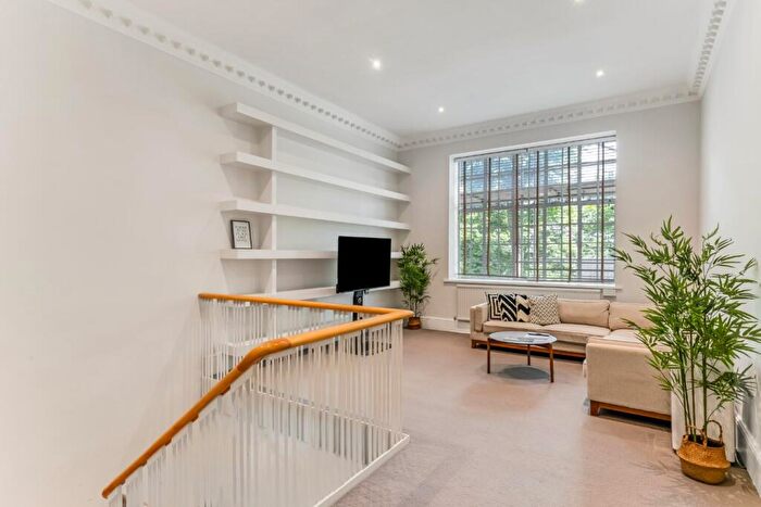 2 Bedroom Duplex To Rent In Ormonde Terrace, Primrose Hill, London, NW8