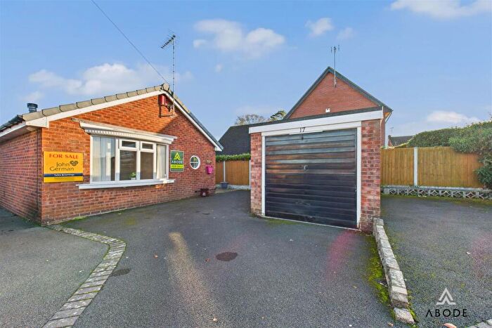 3 Bedroom Detached Bungalow For Sale In Pine Walk, Uttoxeter, Staffordshire, ST14