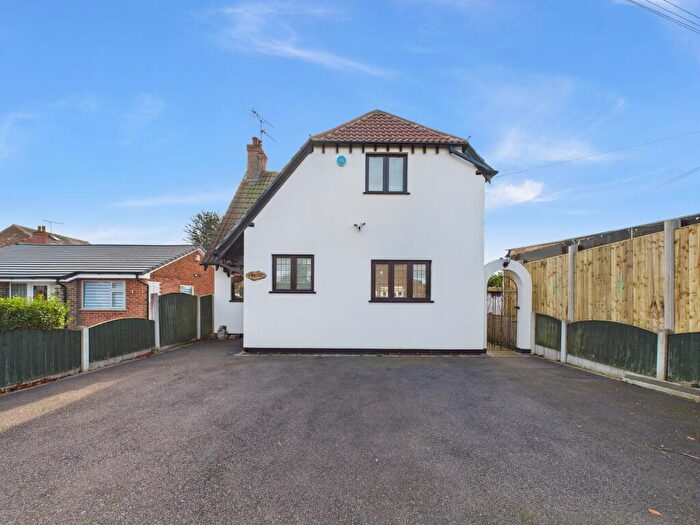 2 Bedroom Detached House For Sale In North Close, Mickleover, DE3