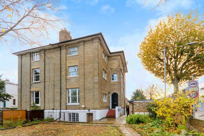 2 Bedroom Maisonette To Rent In Berrylands Road, Surbiton, KT5
