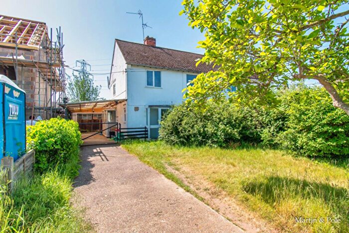 3 Bedroom Semi-Detached House For Sale In Sutcliffe Avenue, Earley, Reading, RG6