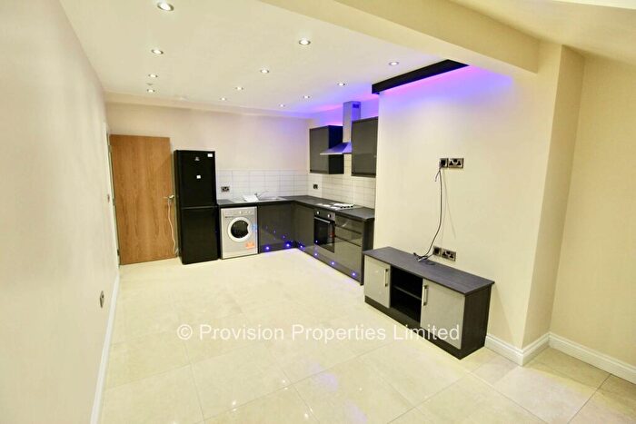 2 Bedroom Flat To Rent In Ashwood Terrace, Headingley, Leeds, LS6