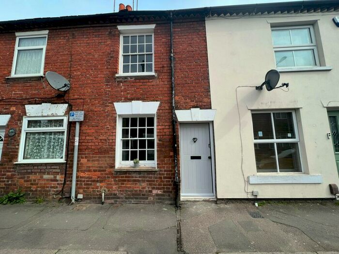 2 Bedroom House To Rent In Waterside, Chesham, HP5