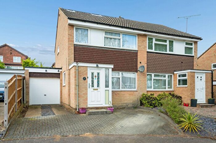 4 Bedroom Semi-Detached House For Sale In Broom Grove, Knebworth, SG3