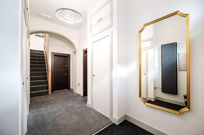 1 Bedroom Flat To Rent In Stunning Flat, Warrington Street, Ashton-Under-Lyne, OL6