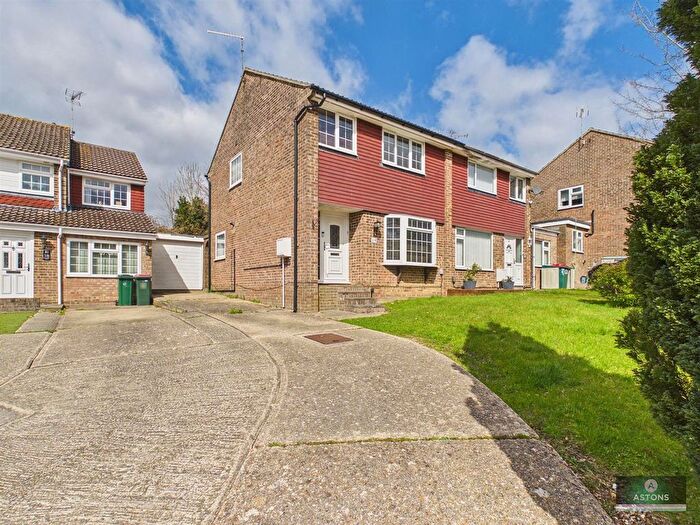 3 Bedroom Property To Rent In Rosedale Close, Crawley, RH11
