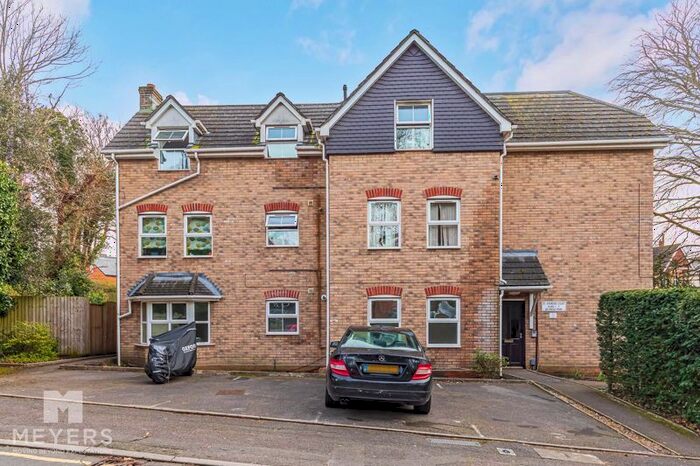 2 Bedroom Flat To Rent In St. Andrews Court, Knole Road, Bournemouth, BH1