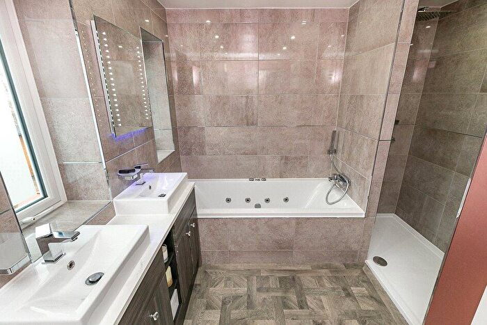 5 Bedroom Terraced House For Sale In Buckmans Road, Crawley, West Sussex, RH11