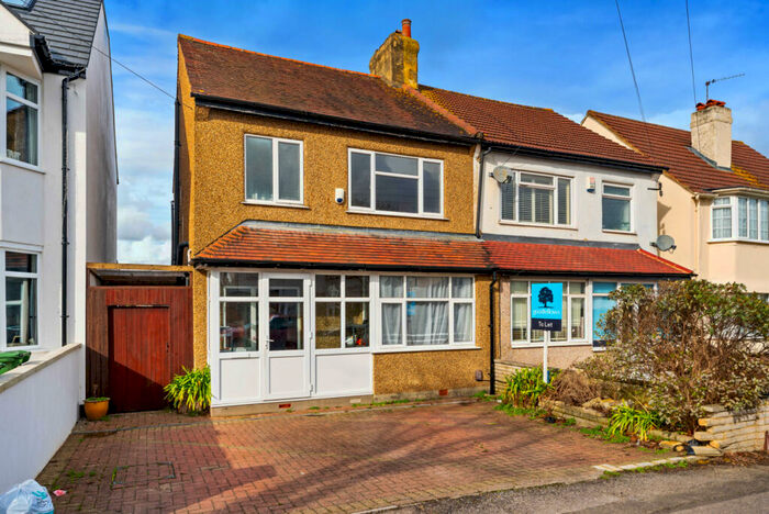 3 Bedroom Semi-Detached House To Rent In Ridge Road, Sutton, SM3