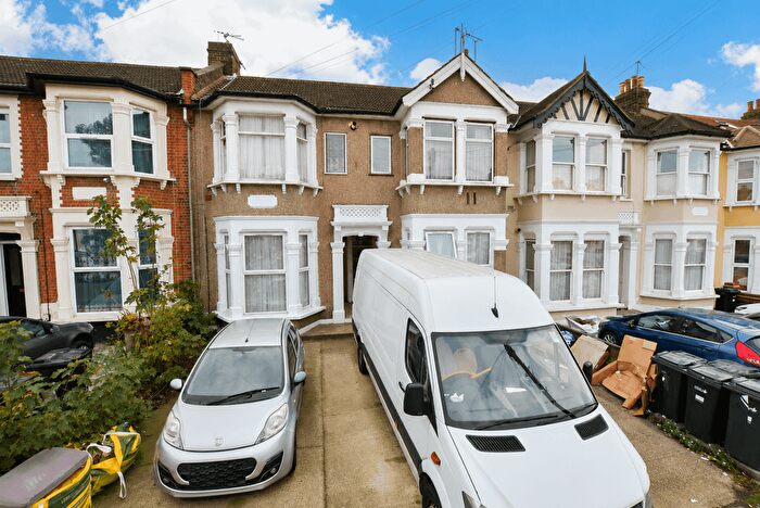 1 Bedroom Flat For Sale In Flat, , Ilford, IG1