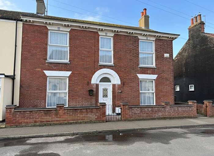 4 Bedroom Semi-Detached House For Sale In Nelson Road, Gorleston, NR31