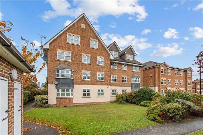 2 Bedroom Flat For Sale In Langton Road, London, SW9