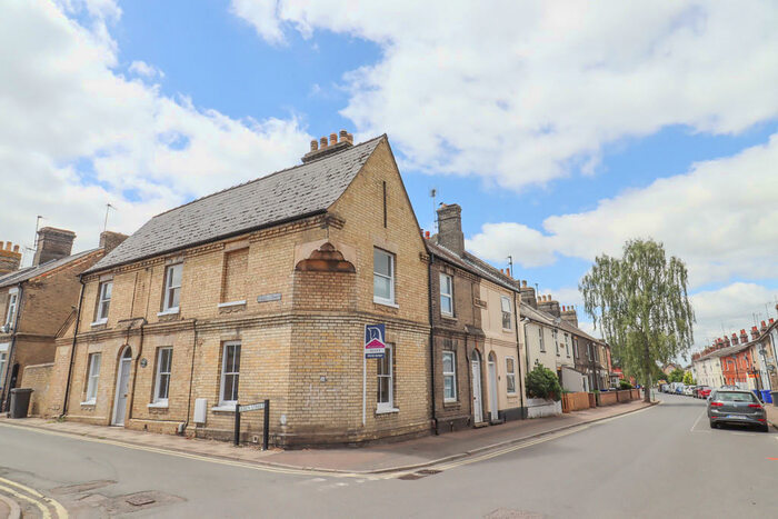 3 Bedroom End Of Terrace House To Rent In All Saints Road, Newmarket, CB8