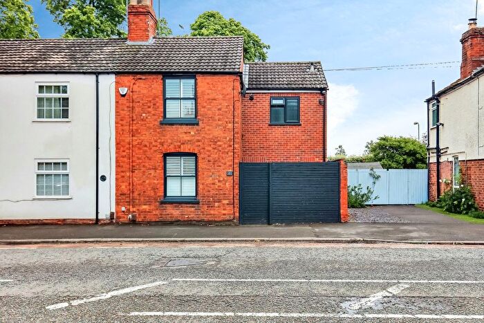 3 Bedroom Semi-Detached House For Sale In Northampton Road, Market Harborough, LE16