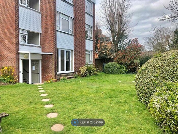 2 Bedroom Flat To Rent In Stratford Road, Watford, WD17