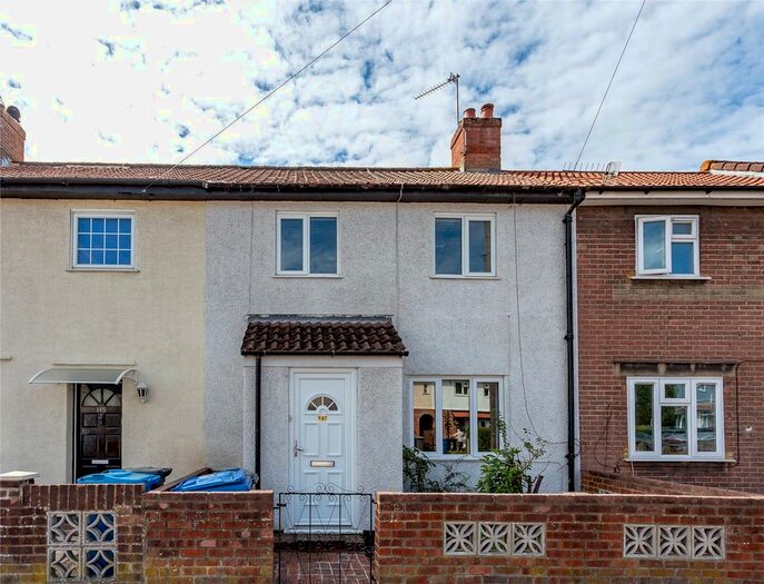 3 Bedroom Terraced House To Rent In Dedworth Road, Windsor, Berkshire, SL4