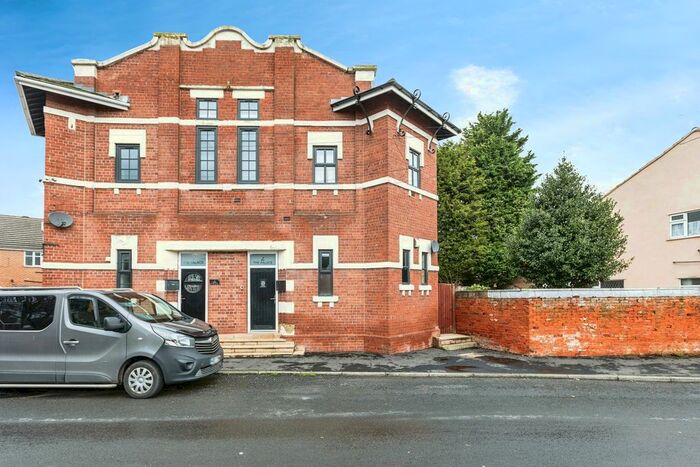 4 Bedroom Semi-Detached House For Sale In Aire Street, Knottingley, WF11