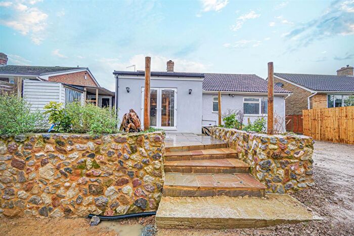 2 Bedroom Detached Bungalow For Sale In Ashford Road, Hastings, TN34