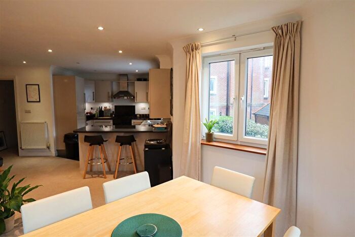 2 Bedroom Flat To Rent In Brittany Road, St. Leonards-On-Sea, TN38