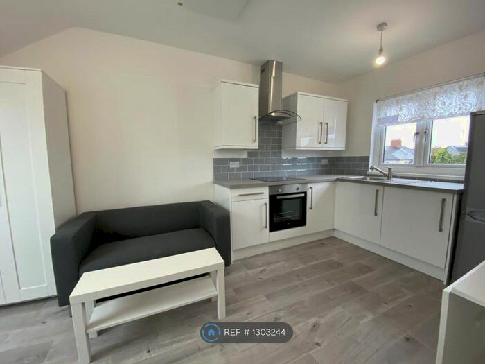 Studio To Rent In Woodville Road, Cardiff CF24