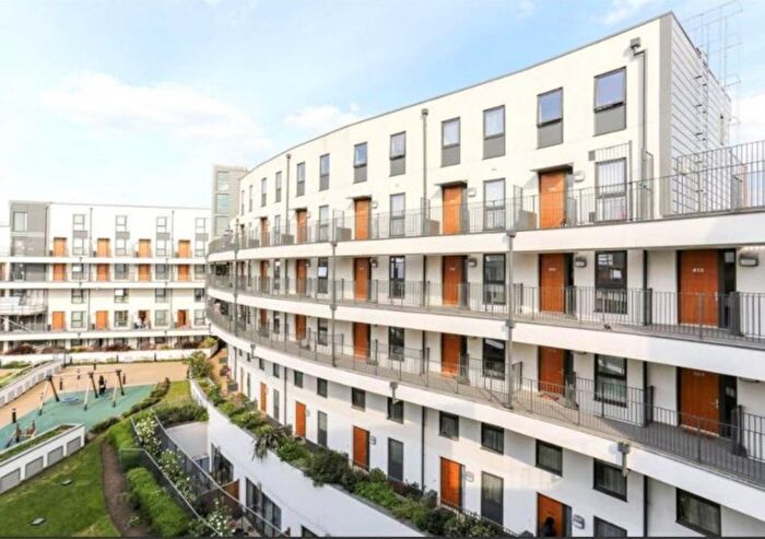 1 Bedroom Flat To Rent In Ashmead House, London, W13