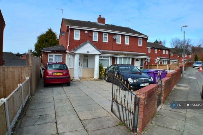5 Bedroom Semi-Detached House To Rent In Squires Street, Liverpool, L7