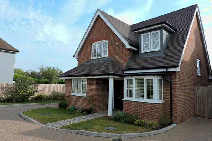 3 Bedroom Detached House To Rent In Cunningham Close, Normandy, Guildford GU3