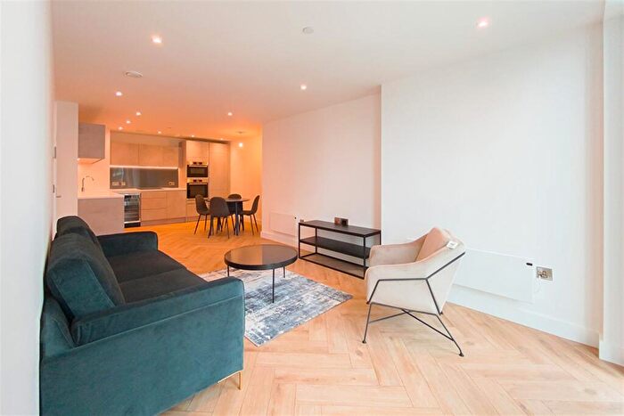 2 Bedroom Apartment To Rent In Elizabeth Tower, M15