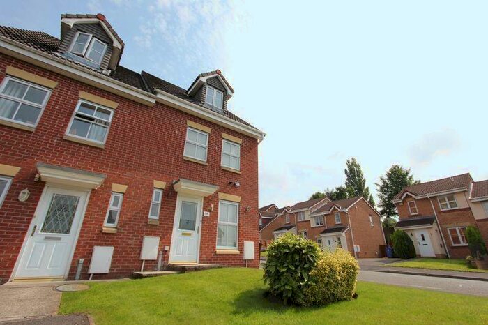 3 Bedroom Property To Rent In Greendale Drive, Radcliffe, Manchester, M26