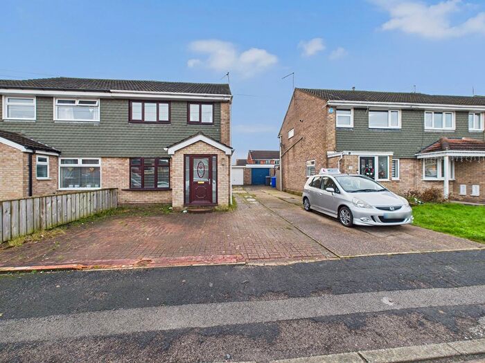 3 Bedroom Semi Detached House For Sale In Grosmont Close, Hull, East Riding Of Yorkshire, HU8