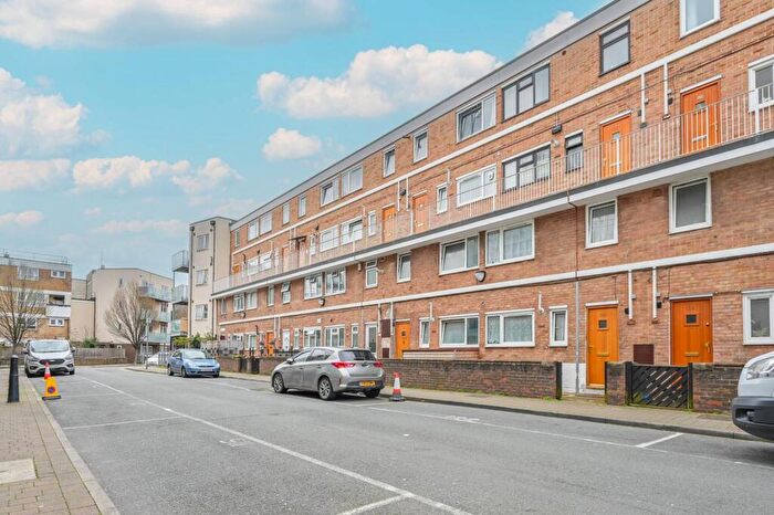 2 Bedroom Maisonette For Sale In Wager Street, , Bow, London, E3