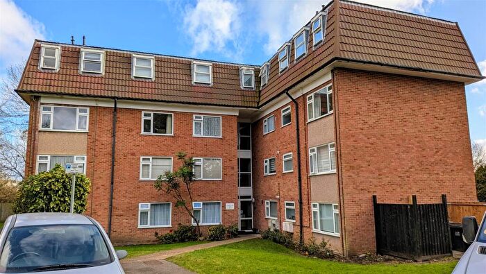 2 Bedroom Flat To Rent In Lambs Close, Cuffley, Potters Bar, EN6